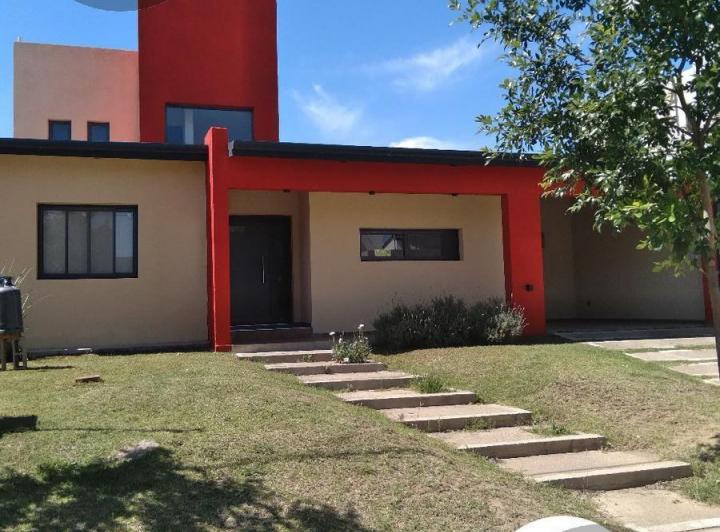 Casa 3 dorm. en Comarca de Allende — Av. Padre Luchesse Km 3,5 - Comarca de Allende — Venta, foto 3 de 8