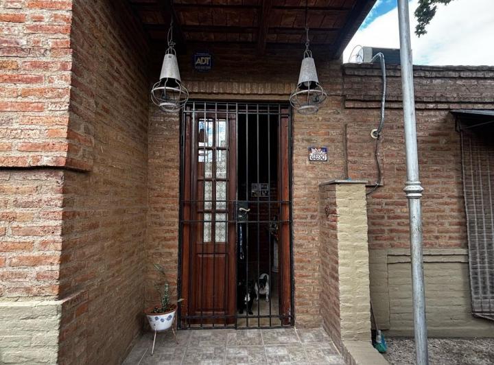 Casa 4 Dorm. en San José — Juan Dios de Correas al 6800 — Venta, foto 2 de 8