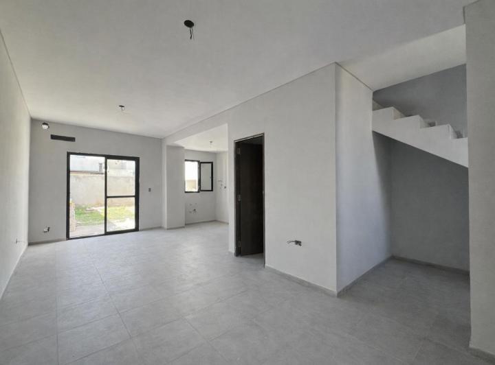 Dúplex 2 dorm en Valle Cercano — Mza 147 Lote 10 — Venta, foto 3 de 8