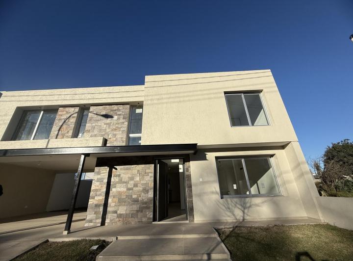Casa 4 ambientes en Las Tejas del Sur — MNZ 5, Lote 2 — Venta, foto 2 de 8