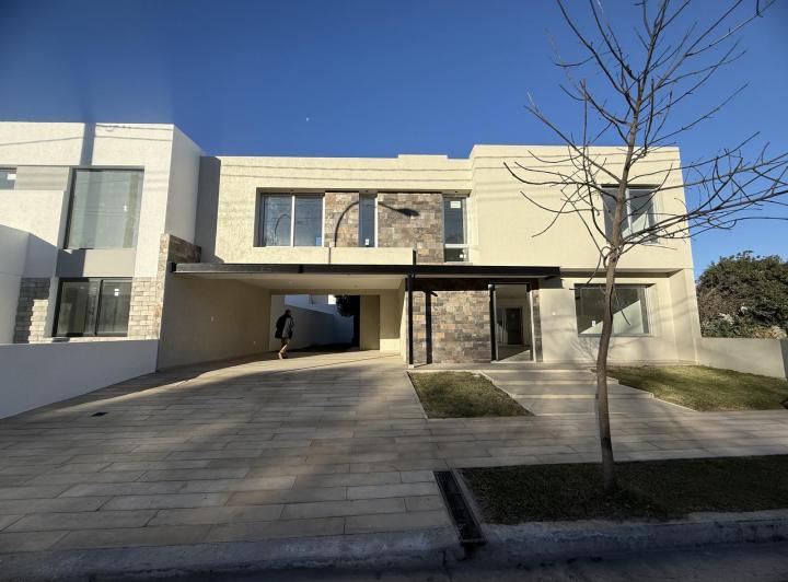 Casa 4 ambientes en Las Tejas del Sur — MNZ 5, Lote 2 — Venta, foto 3 de 8