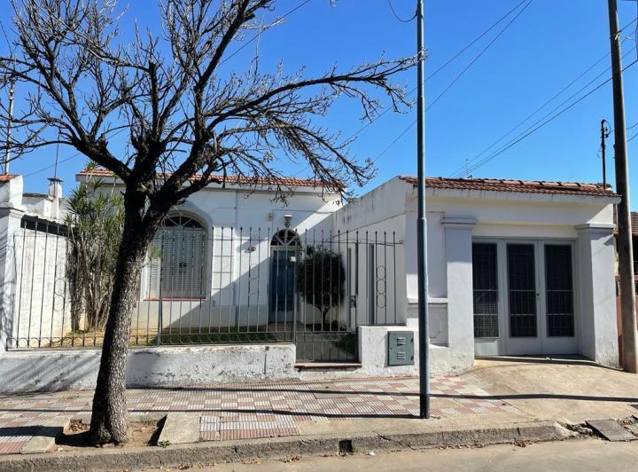 Casa 3 dorm en Pueyrredón — Juan Jose Casal al 1500 — Venta, foto 2 de 8