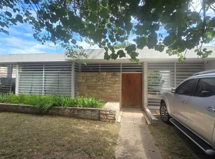 Casa 6 ambientes en Cerro de Las Rosas — Gregorio Vélez al 3800 — Venta, foto 3 de 8
