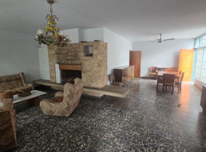 Casa 6 ambientes en Cerro de Las Rosas — Gregorio Vélez al 3800 — Venta, foto 4 de 8