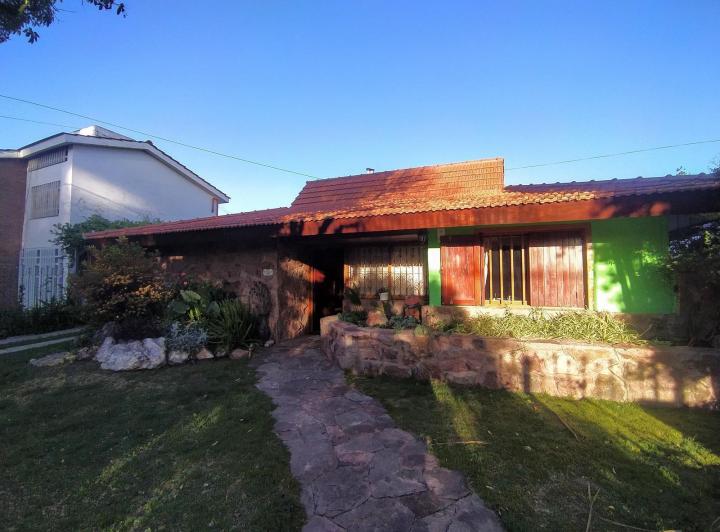 Casa en Villa Domínguez — Oslacher al 100 — Venta, foto 1 de 8