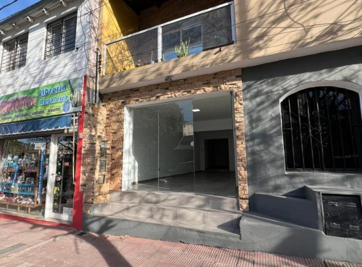 Local Comercial en Observatorio — Mariano Moreno al 1000 — Alquiler, foto 1 de 8