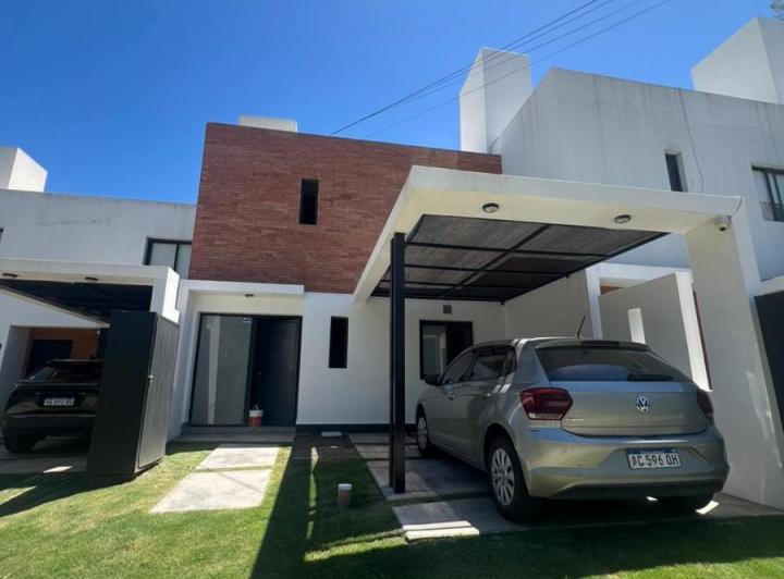 Dúplex 3 Dorm en Villa Rivera Indarte — Av. Ricardo Rojas al 9800 — Venta, foto 1 de 8