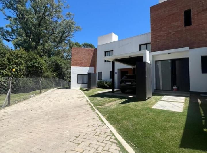 Dúplex 3 Dorm en Villa Rivera Indarte — Av. Ricardo Rojas al 9800 — Venta, foto 3 de 8