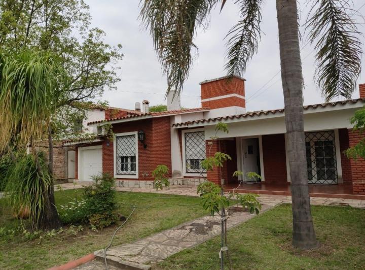 Casa 6 ambientes en Cerro de las Rosas — José Roque Funes al 1700 — Venta, foto 2 de 8