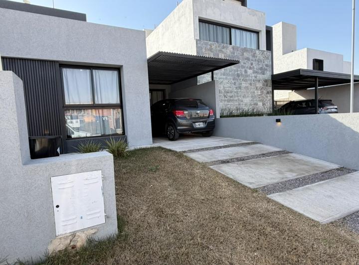 PH 2 Dorm. en Rincones de Manantiales — Alquiler, foto 1 de 8