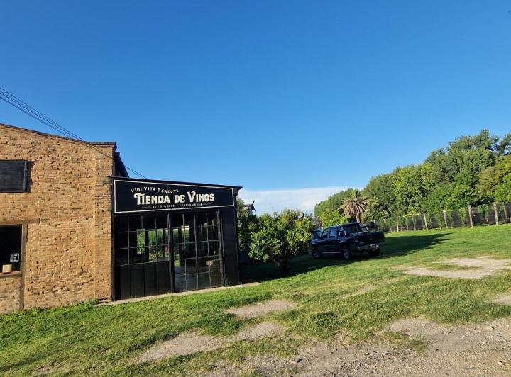 Comercial en Villa de Las Rosas — En Venta Edificio Bodega, Salón de Degustación y Viñedos Villa de Las Rosas...traslasierra!! — Venta, foto 6 de 8