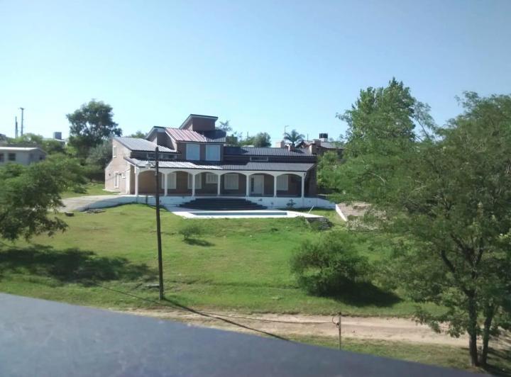 Casa en Tanti — 9 de Julio y — Venta, foto 1 de 8