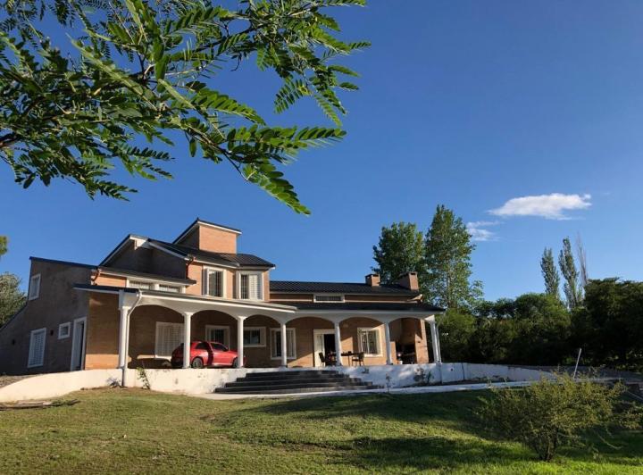 Casa en Tanti — 9 de Julio y — Venta, foto 2 de 8
