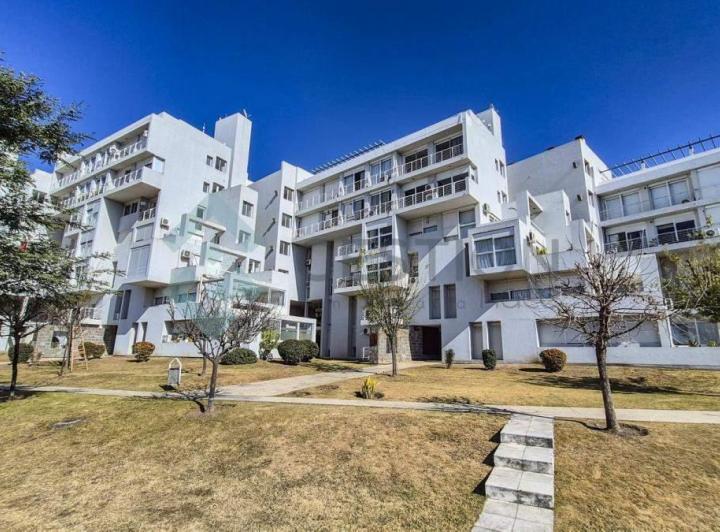 Cochera en Jardines de La Estanzuela — Jorge Luis Borges al 800 — Venta, foto 2 de 3