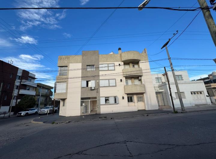 Departamento 2 ambientes en Alto Alberdi — Santa Rosa al 3000 — Alquiler, foto 3 de 8