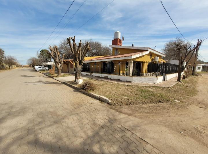 Casa 3 dorm en Piedra Pintada — Luis de Tejeda al 2600 — Venta, foto 2 de 8
