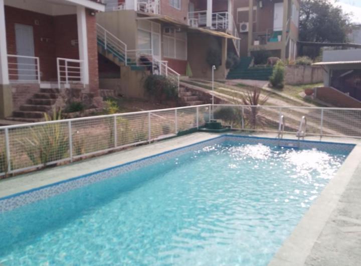 Complejo de Cabañas en Villa del Lago — Venta, foto 1 de 8