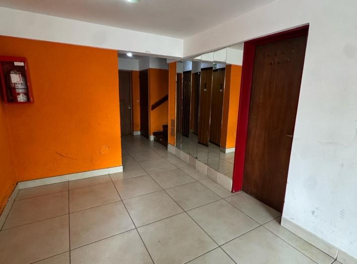 Departamento 1 amb en Alberdi — Duarte Quirós al 800 — Venta, foto 2 de 8