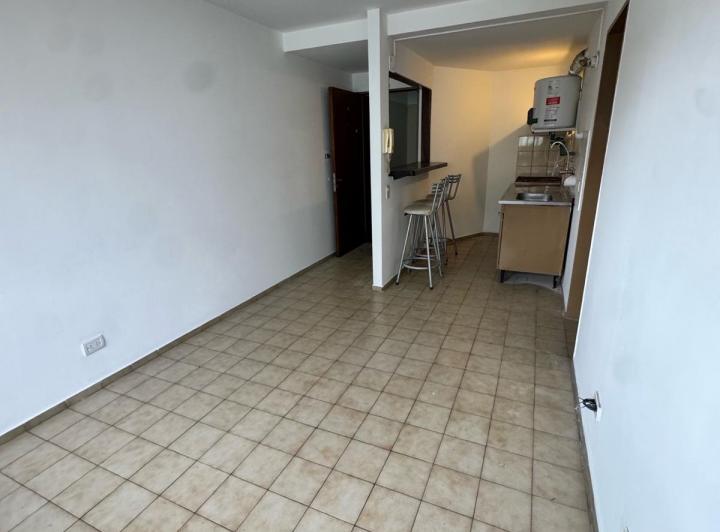 Departamento 1 amb en Alberdi — Duarte Quirós al 800 — Venta, foto 7 de 8