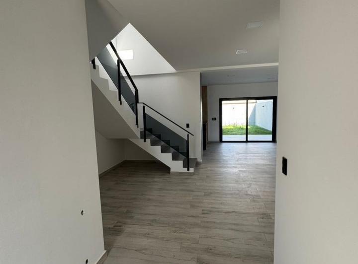 Dúplex 6 ambientes en Colinas de Manantiales — Boulevard Bonciolini — Venta, foto 4 de 8