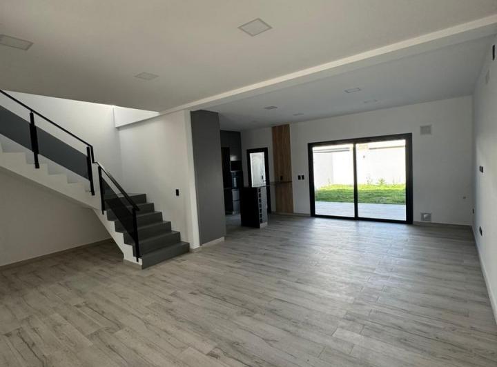 Dúplex 6 ambientes en Colinas de Manantiales — Boulevard Bonciolini — Venta, foto 8 de 8