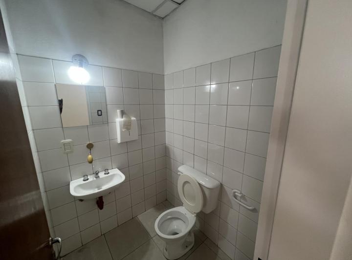 Local Comercial en Argüello — Ricardo Rojas al 6700 — Venta, foto 5 de 8