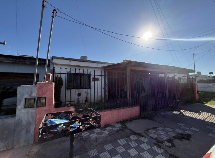 Casa 3 dorm. en Patricios — Medina Y Torres al 3700 — Venta, foto 1 de 8