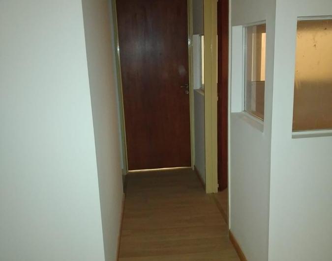 Oficina 4 ambientes en Centro — Centro: Oficina: Av. Velez Sarfield al 20. — Venta, foto 3 de 8