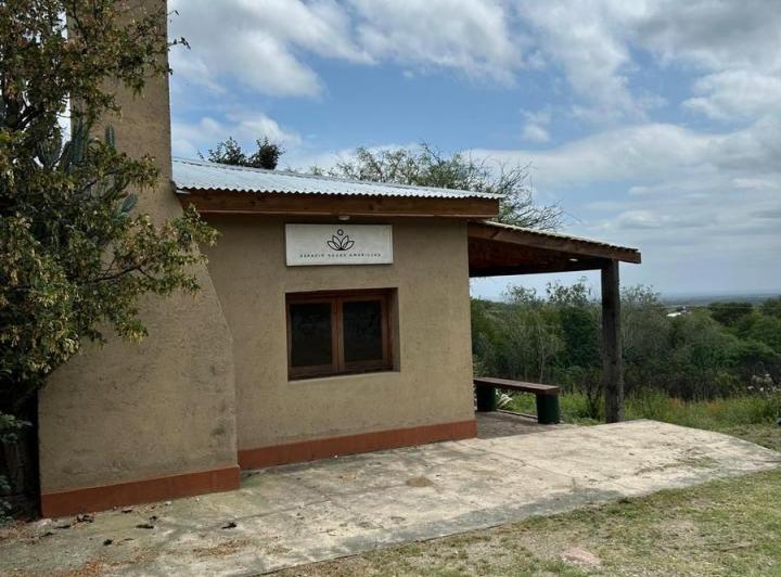 Salón en Yacanto, Traslasierra — En Venta Salón 105 M2, Ideal Yoga, Danzas Vivienda, en Yacanto, Traslasierra!! — Venta, foto 1 de 7