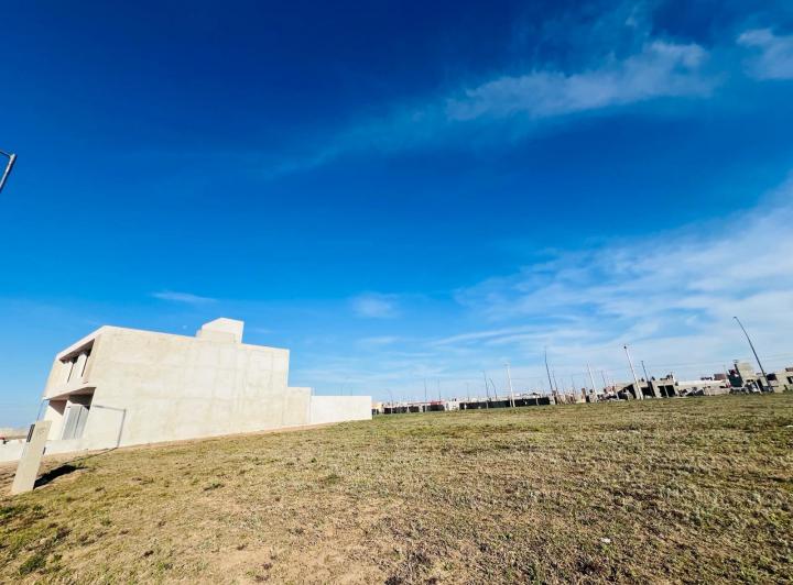 Lote en Campos de Manantiales — Lote Apto Dúplex/ Campos de Manantiales Lote 12 Mz 124 — Venta, foto 1 de 8