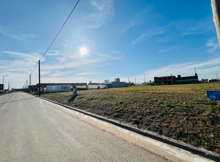 Lote en Campos de Manantiales — Lote Apto Dúplex/ Campos de Manantiales Lote 12 Mz 124 — Venta, foto 5 de 8