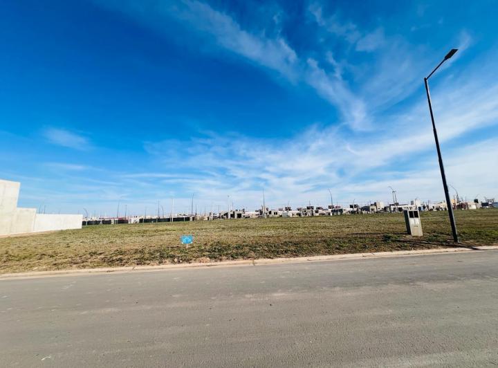 Lote en Campos de Manantiales — Lote Apto Dúplex/ Campos de Manantiales Lote 12 Mz 124 — Venta, foto 6 de 8