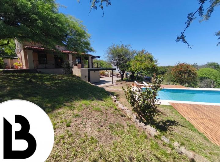 Casa 8 ambientes en Mendiolaza — Casa a la Venta en 4 Hojas- 4 Dormitorios, Gran Living , con Espectacular Vista a las Sierras -gntu Casa Ideal te Está Esperando!!!!! — Venta, foto 1 de 5