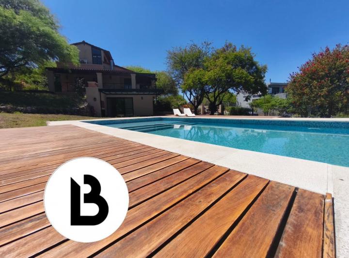 Casa 8 ambientes en Mendiolaza — Casa a la Venta en 4 Hojas- 4 Dormitorios, Gran Living , con Espectacular Vista a las Sierras -gntu Casa Ideal te Está Esperando!!!!! — Venta, foto 3 de 5