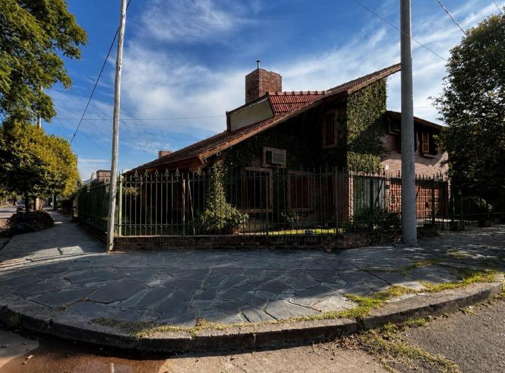 Casa 3 dormitorios en Urca — José Barros Pasos al 3900 — Venta, foto 1 de 8