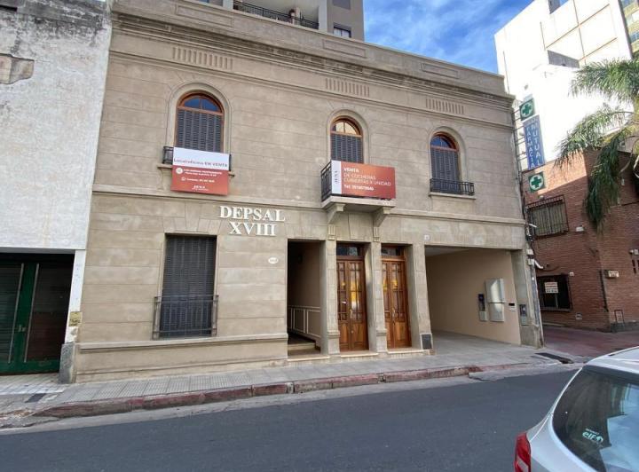 Oficina comercial en Alberdi — Dean Funes al 800 — Venta, foto 1 de 8