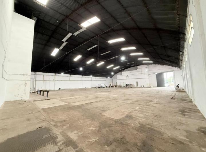 Galpón 5 ambientes en Córdoba — Avenida Rancagua al 3800 — Alquiler, foto 4 de 8