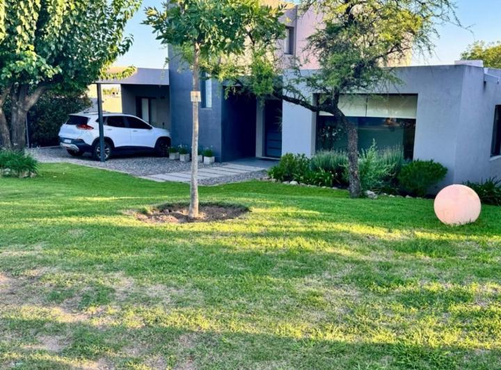 Casa Premium en Estancia Q2 — Venta - Casa Premium en Estancia Q2 - 3 Dormitorios dos en PB/ — Venta, foto 1 de 8
