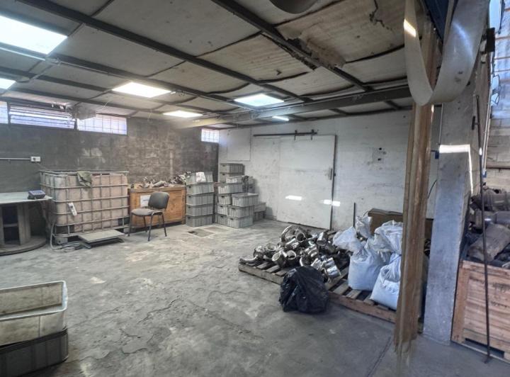 Galpón en Los Boulevares — De los Españoles esq de los Catalanes al 6000 — Venta, foto 4 de 8