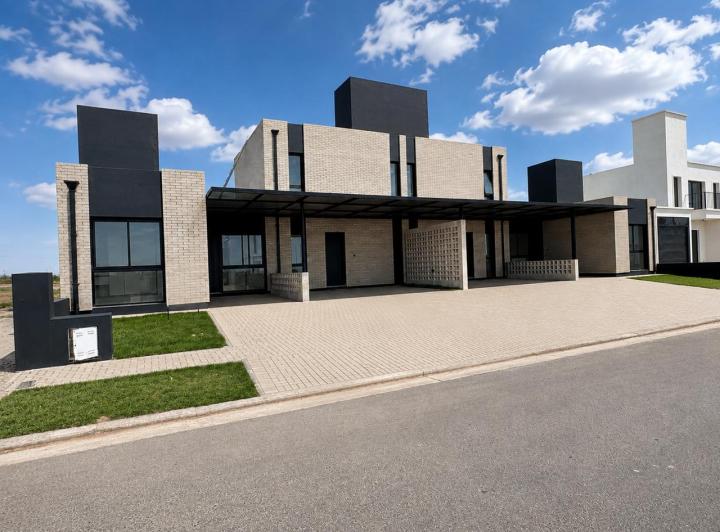 Casa 4 ambientes en Quebradas de Manantiales — Duplex a Estrenar 2 Dormitorios en una Planta! — Venta, foto 2 de 8