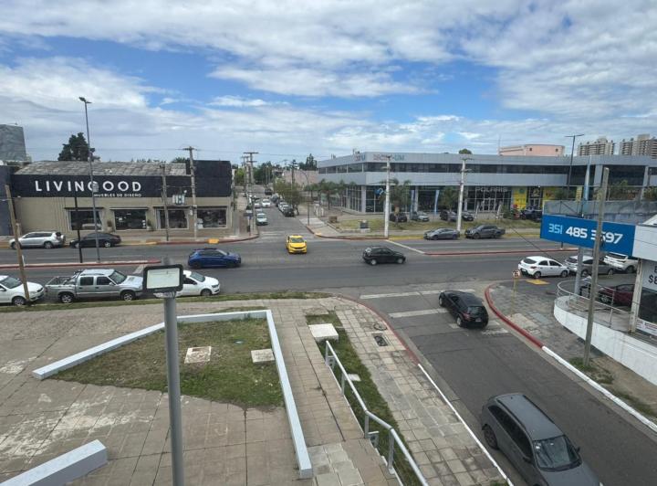 Oficina en Alquiler en Las Palmas, Córdoba — Colón al 4500 — Alquiler, foto 2 de 8