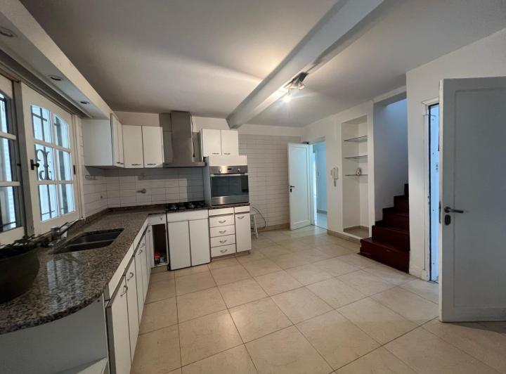 Casa en Cerro de las Rosas — Casa en Venta Cerro de Las Rosas Calle, A 1 Cuadra de Avenida Rafael Núñez. — Alquiler, foto 3 de 8
