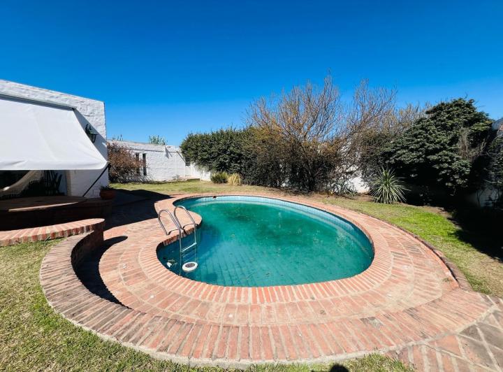 Casa 5 ambientes en Urca — Alquiler- Urca en una Planta con Pileta y Seguridad- — Venta, foto 5 de 8