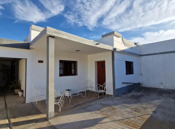 Casa 8 ambientes en Villa Dolores — Venta, foto 1 de 8