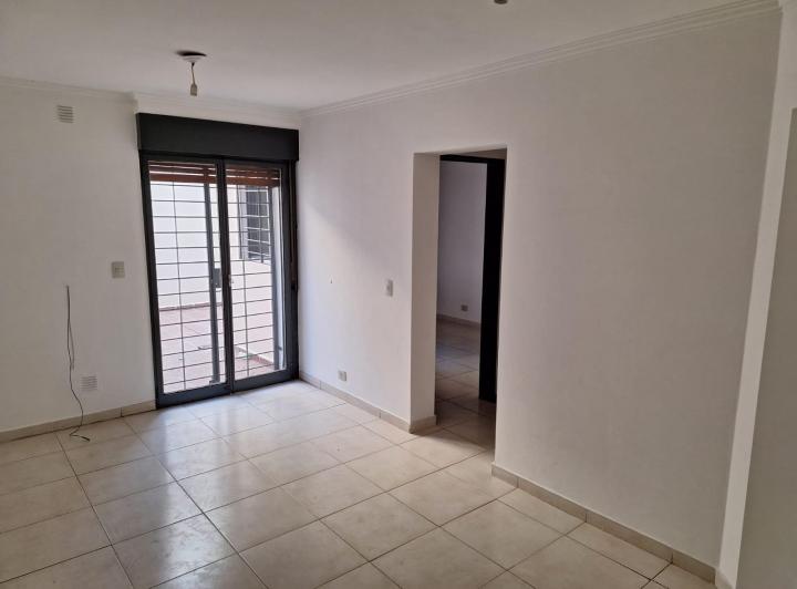 Departamento 6 ambientes en San Martín — Famatina al 100 — Alquiler, foto 1 de 5