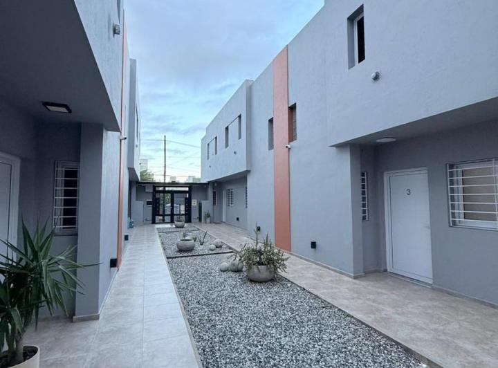Casa 3 ambientes en Lomas del Chateau — Santa Rosa al 6000 — Venta, foto 5 de 8