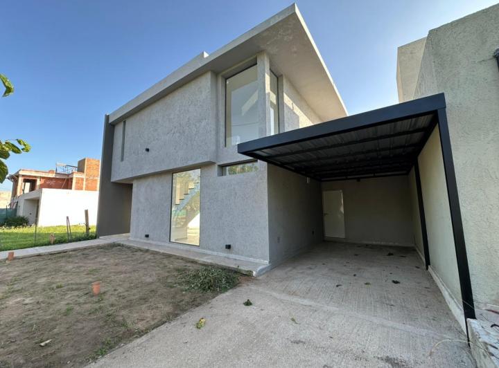 Casa 4 ambientes en Tejas 4 — Venta, foto 1 de 8