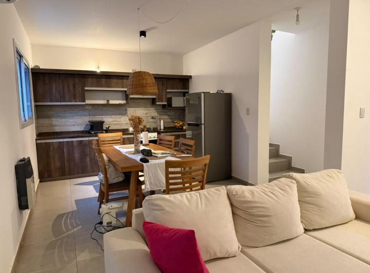 Casa 2 dorm. en Lomas del Chateau — Santa Rosa al 6000 — Venta, foto 2 de 8