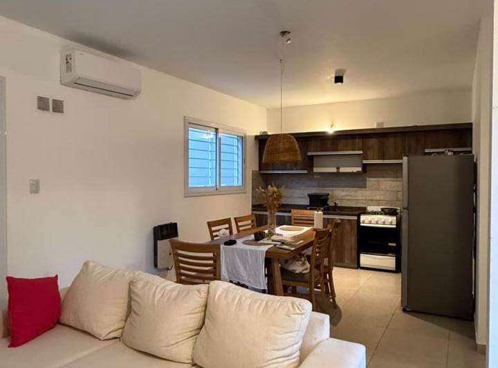 Casa 2 dorm. en Lomas del Chateau — Santa Rosa al 6000 — Venta, foto 4 de 8