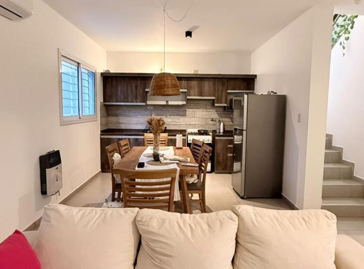 Casa 2 dorm. en Lomas del Chateau — Santa Rosa al 6000 — Venta, foto 6 de 8